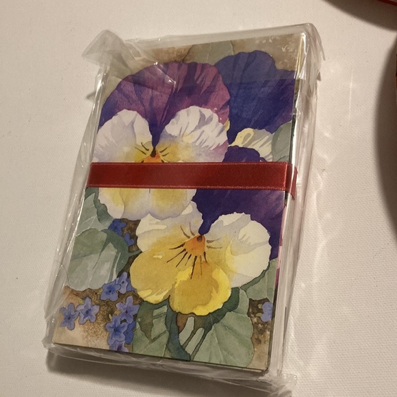 La Belle Fleur 16 Notecard Set w/ Envelopes - Picture 9 of 9